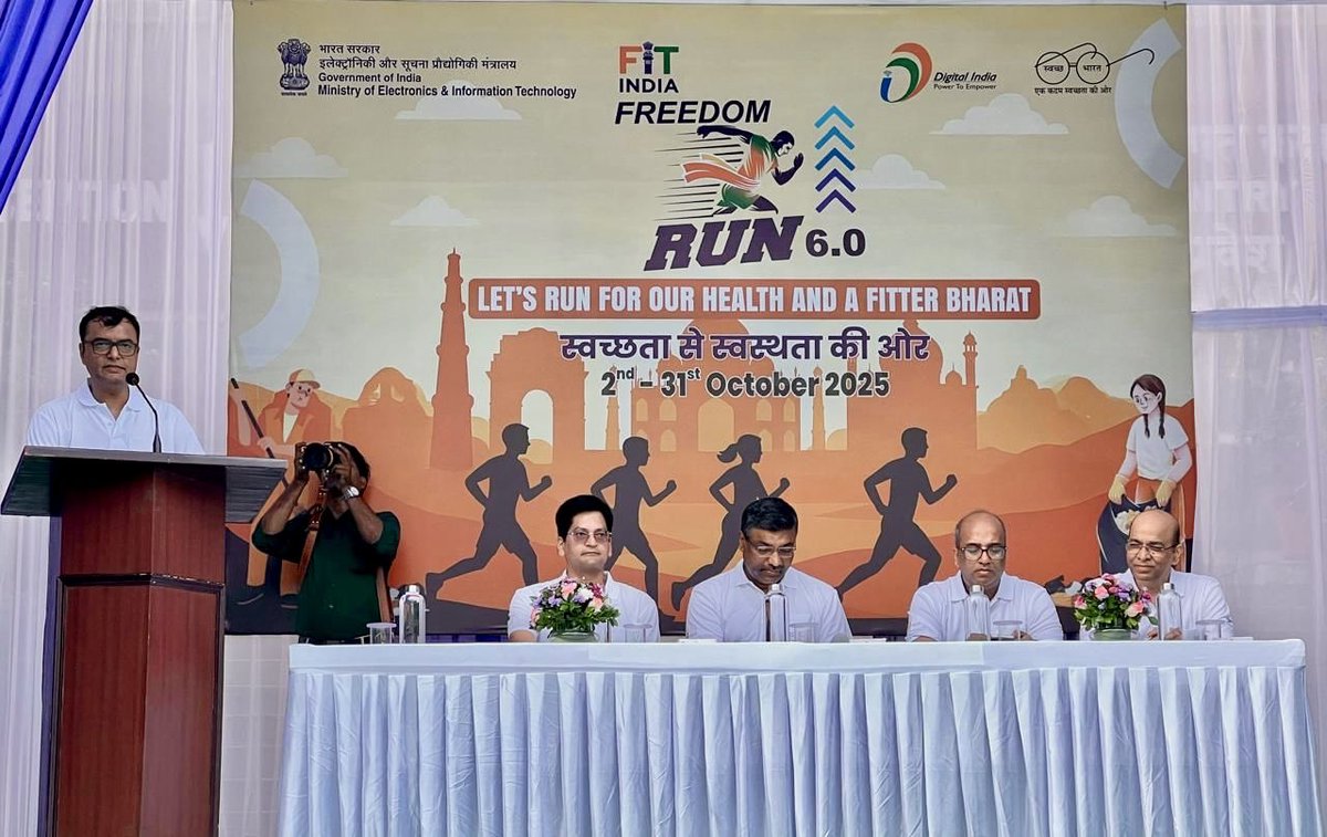 NICMeity's tweet image. With aim to spread awareness about better health & fitness, the #FitIndia Freedom Run 6.0 cum #UnityRun was organised at MeitY Hqrs, Electronics Niketan, New Delhi with the theme “Swachhta and Swasthya (Cleanliness and Health)”.
#SwachhBharat #SwasthBharat #FitIndiaMovement