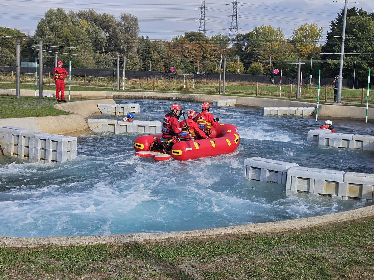 jdann012's tweet photo. A big thank you to @LeeValleyWWC &amp; WRS International for hosting a fantastic day's training. Excellent training facilities and the use of WRS International water rescue equipment and PPE #alwayslearning https://t.co/QXIilqdHmK