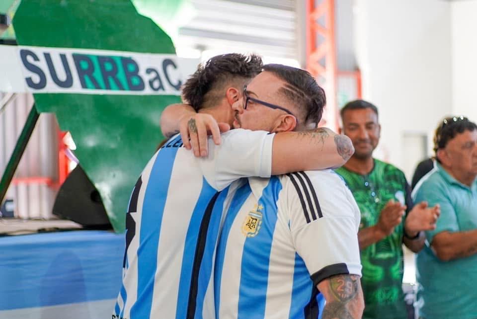 💚 El que nace en la actividad de la recolección sabe lo que significa cargar la cola de pato, barrido, limpieza y estar 100 por 100 haga frio, calor o nieve, lo que es poner el cuerpo todos los días. Antes nos llamaban basureros, hoy somos recolectores con orgullo, después de