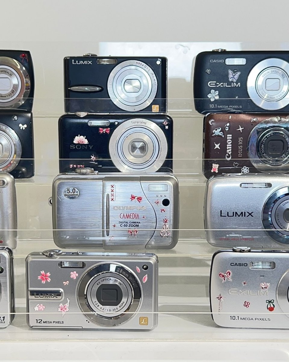 cattogems's tweet photo. warga bekasi mampir ke store digicam ini deh! koleksinya lengkap bgt ada kamera analog harganya mulai dari 100ribuan aja, bebas cobain sebelum beli, bisa service dan cuci film jugaa 👀

tempatnya COZY BANGET‼️ https://t.co/Gm9qVxnTAv