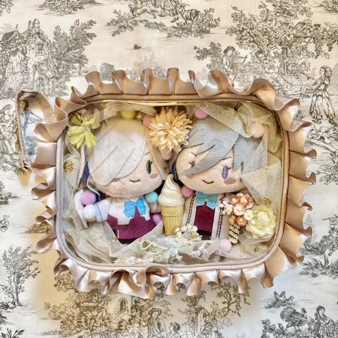 スリコでぬいポーチを買ったので手持ちのいろいろを仕込んであさきよ詰め合わせセットを作りました ふたりともかわいいね
