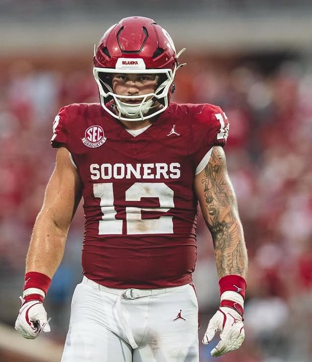 TylerAtMathis's tweet photo. I’d like to give love & appreciation to @CoachSchmittDU the nutrition team @UofOklahoma #OU!
These guys are coming to OU & learning fast that if they follow the program, they’re going to reach their growth potential.
These fellas are looking STOUT/EXPLOSIVE!
#SchmidtyBuilt
#OUDNA https://t.co/mEgkBGFe4C