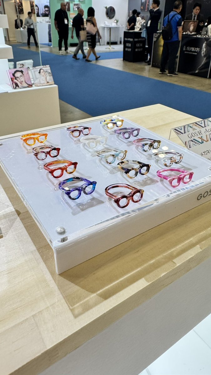 faithoptic's tweet photo. IOFT2日目！
一般向けアクセサリーの即売もやってます。
#IOFT #GOSH https://t.co/nxHTXKhj3Z
