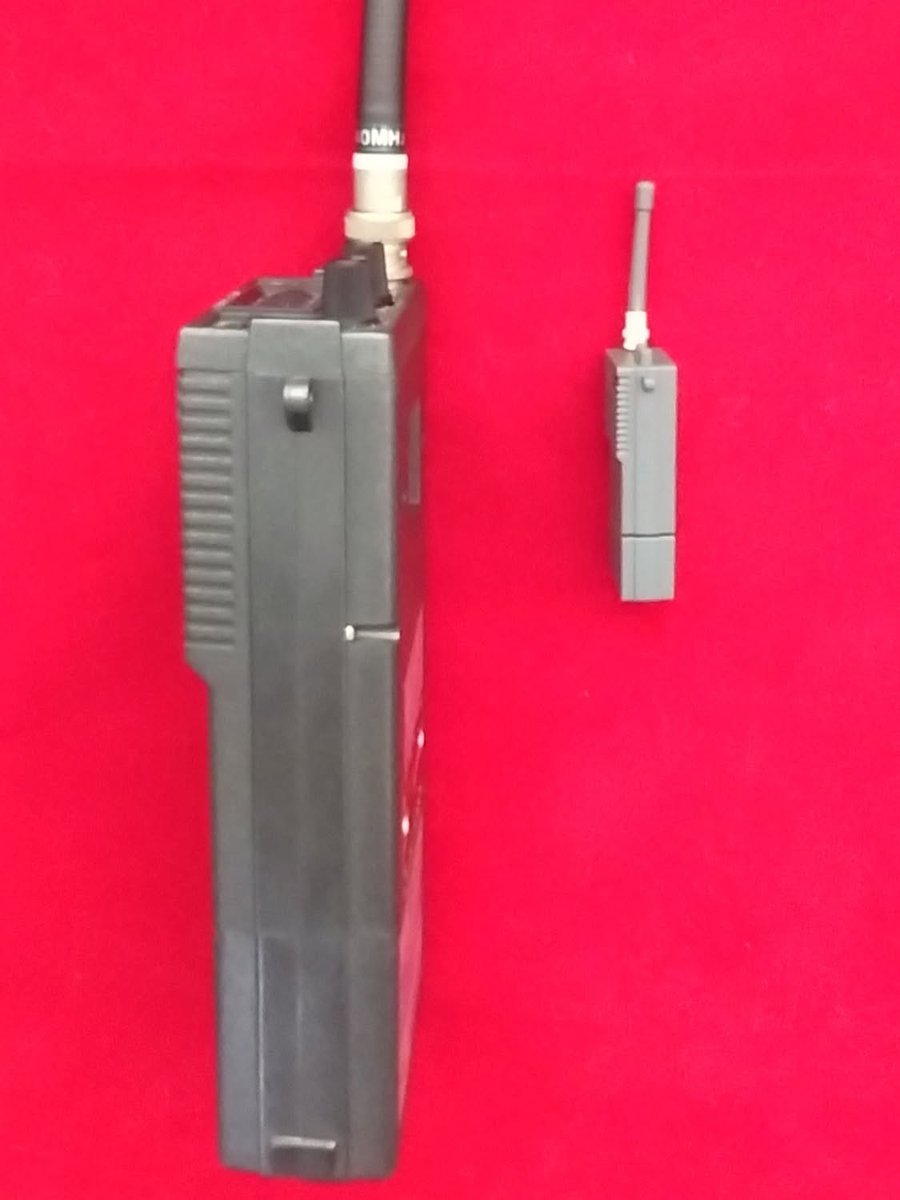 MUSENMALL's tweet image. 📢好評発売中！
MUSENモールオリジナルUSBメモリ第1弾🎉

1980年、累計200万台の名機IC-2Nを忠実に再現✨
細部のダイヤルやスピーカー部分まで再現したミニチュアUSBメモリです！
シャックに飾ったり、無線仲間に自慢もできるかも👌

購入詳細▸ x.gd/lJdKp

#IC2N #アマチュア無線 #icom