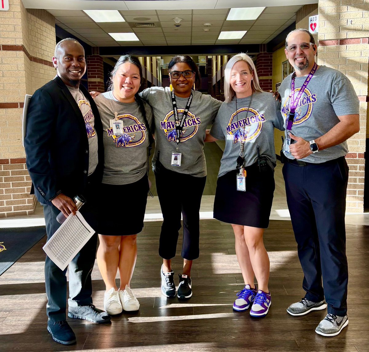 Today begins Principal's Month and we need to begin by honoring the human in the middle of this pic <a href="/tanyarheard/">Tanya Heard</a>. MRJH received a new Lead Leaner &amp; Ms. Heard has ensured all stakeholders are set up for success! Excited for what we will accomplish under her leadership! <a href="/katyisd/">Katy ISD</a> 💜