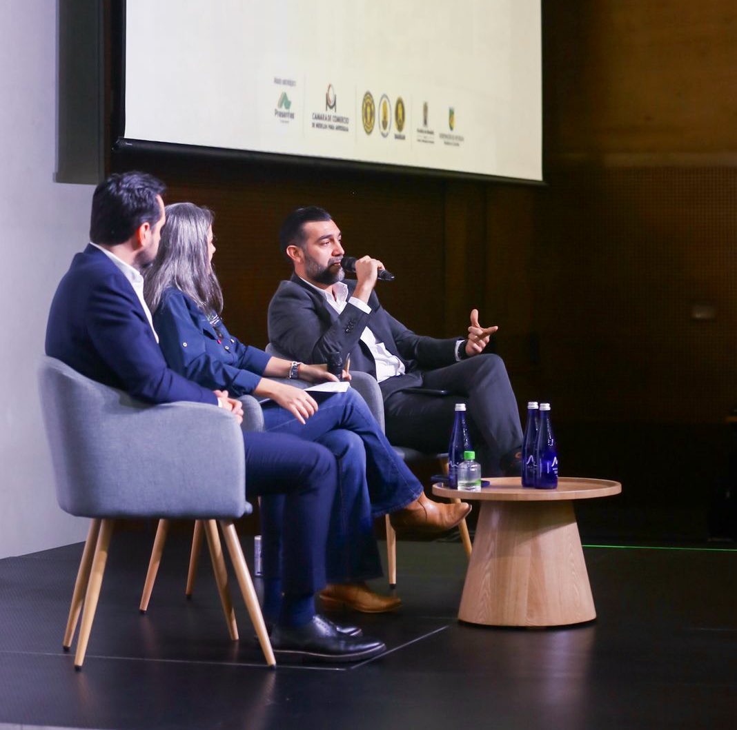 <a href="/DagranAntioquia/">DAGRAN Antioquia</a> <a href="/Presentesco/">Presentes</a> <a href="/AlcaldiadeMed/">Alcaldía de Medellín</a> <a href="/kinterocarlos/">Carlos Quintero</a> <a href="/UNDRR_Americas/">UNDRR Américas y el Caribe</a> <a href="/CarlosARiosP/">Carlos Ríos</a> <a href="/GobAntioquia/">Gobernación de Antioquia</a> <a href="/anraci_colombia/">ANRACI</a> ¨La apuesta por la Gestión del Riesgo de Desastres debe ser: permanente, decidida y que apunte al fortalecimiento del conocimiento y preparación de las comunidades¨<a href="/kinterocarlos/">Carlos Quintero</a>