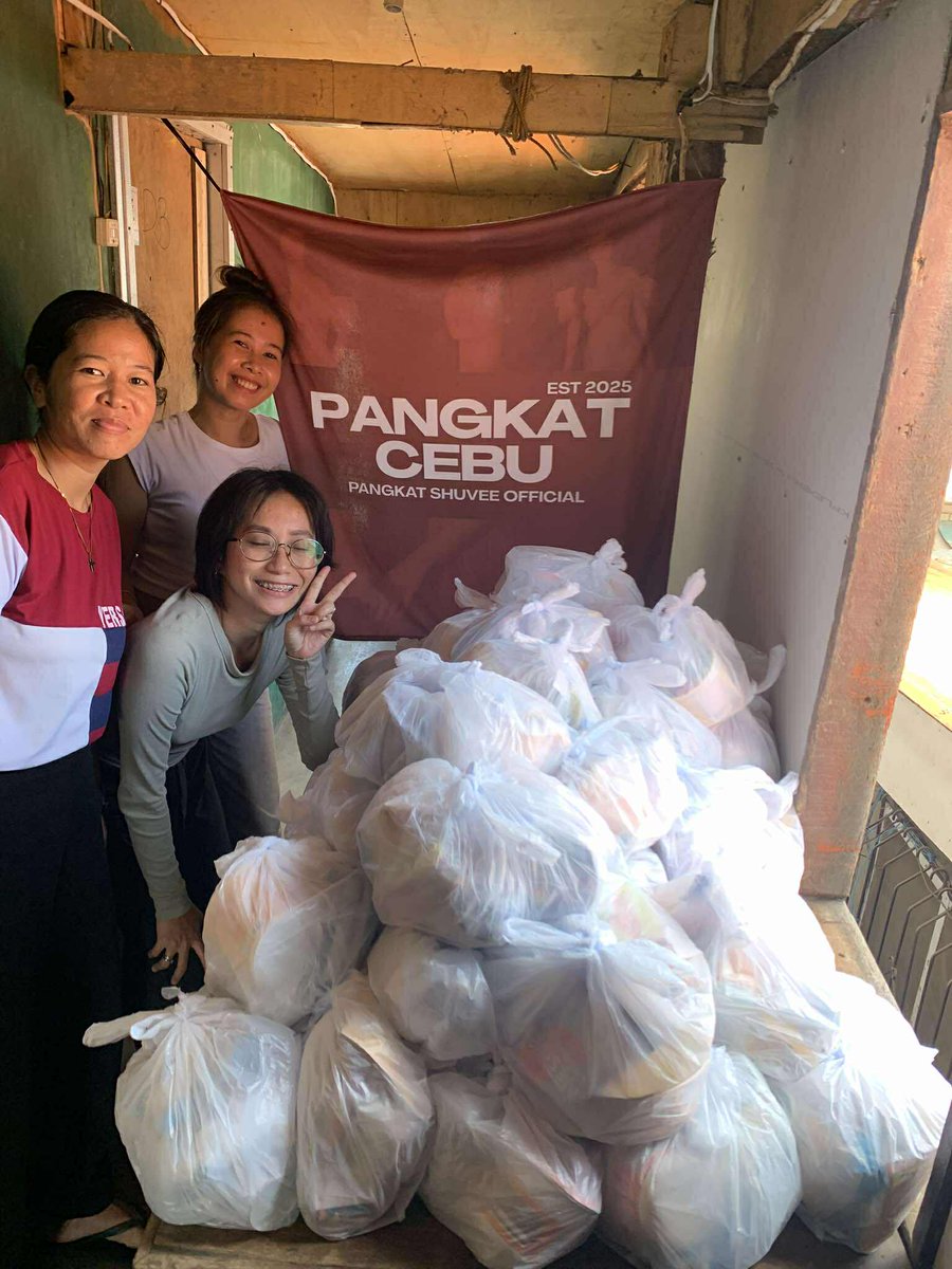 PangkatShuvee's tweet image. Our relief activity are now on going and another 200 packs given as of now a total of 350 individuals to receive. 

Maraming salamat sa aming mga volunteers in Mandaue and Balamban this will be distributed in Medellin and Daan Bantayan. Mag ingat po ang lahat! 

Thank you,…