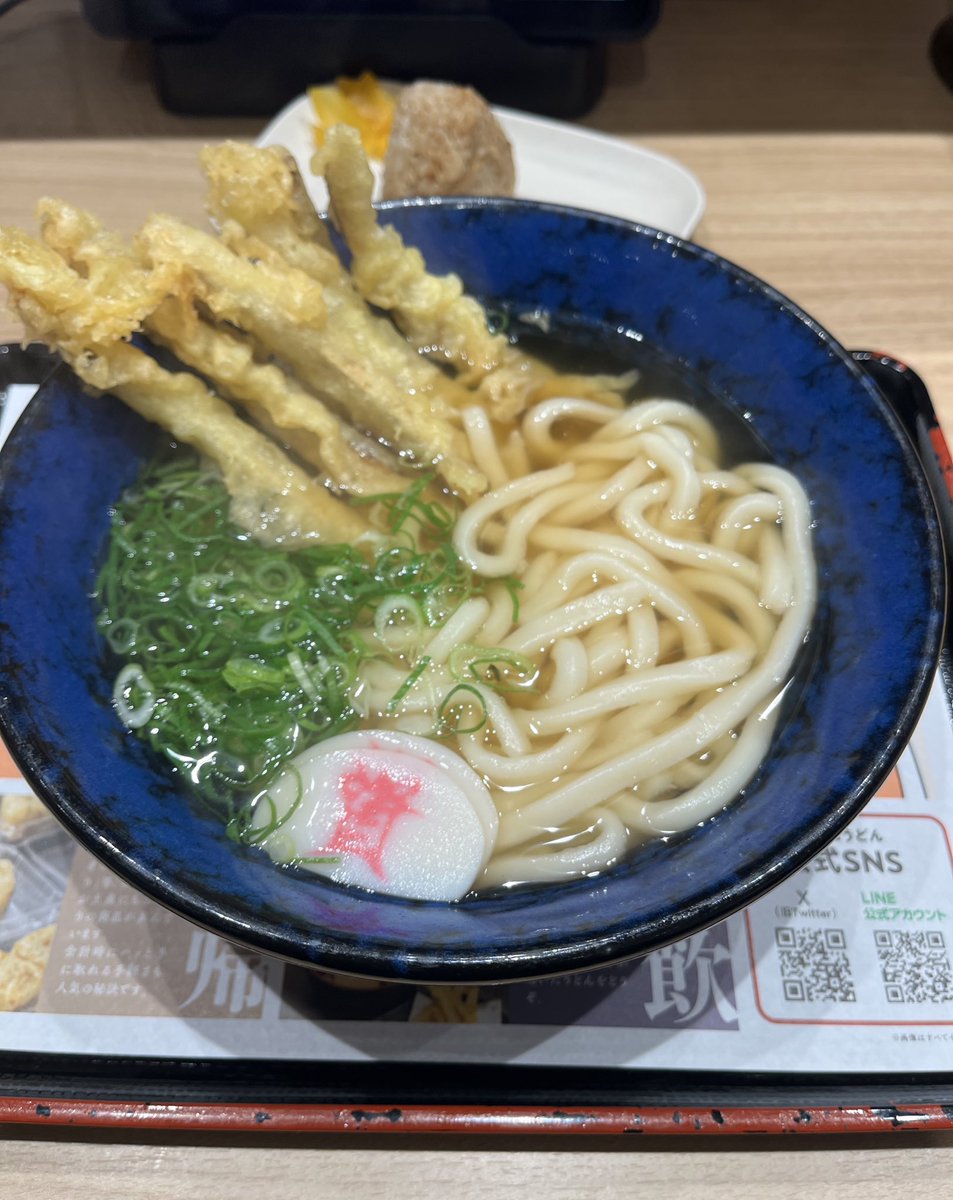 manabu140's tweet photo. 初めての資さん
ごぼ天うどん、かしわおにぎりいただきました🙏
#資さんうどん https://t.co/bIOHuEW9Bp