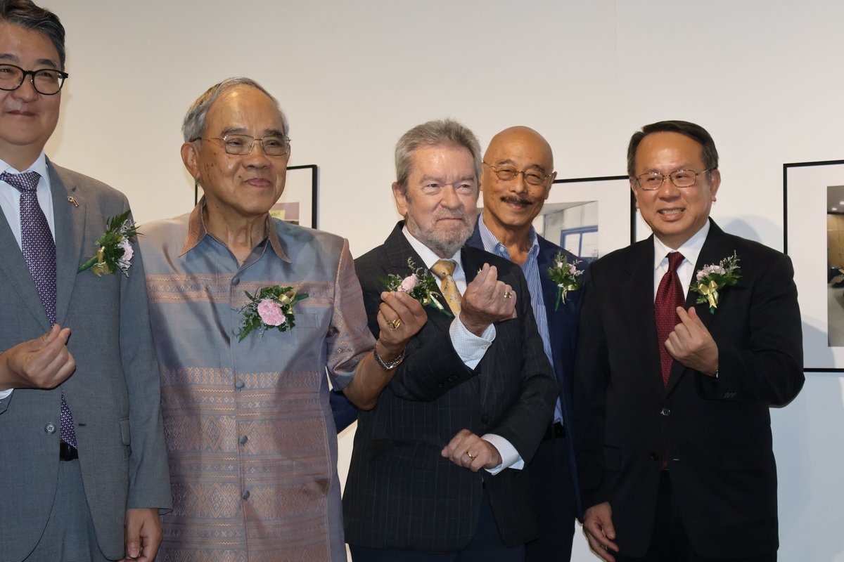 APCDAsiaPacific's tweet image. 🎨 THROUGH UNIQUE EYES 🎨
APCD joined the 4th Korea-Asia Pacific Disability Arts Exhibition (D-EUM) at Bangkok Art &amp;amp; Culture Centre on Sept 30! Mr. Piroon Laismit led our team celebrating artists with disabilities. Art breaks barriers! 🌏✨
#APCD #DisabilityArts #DEUM2025 🎭♿