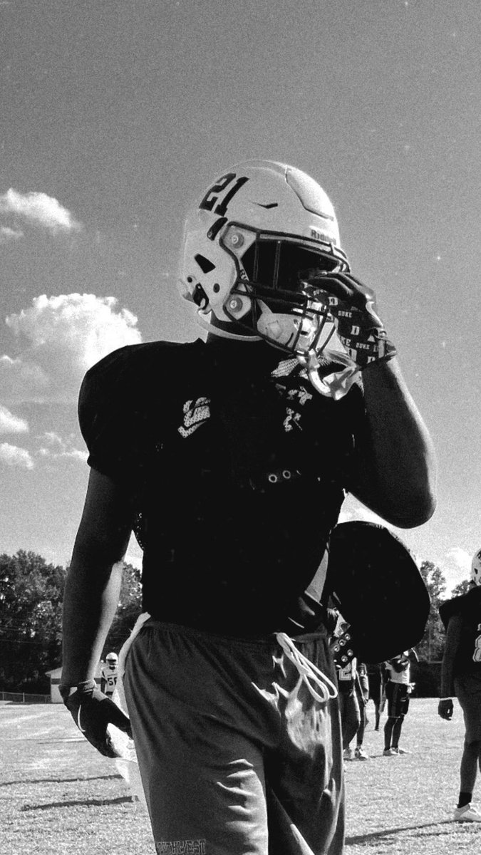 More than thankful to see 17 years 🙏🏿 <a href="/RecruitGeorgia/">Recruit Georgia</a> <a href="/coachsandsSSJ/">Solomon Sands Jr</a>