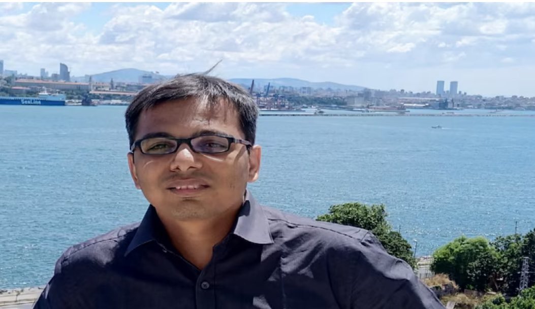 traderayushi's tweet photo. Mitesh patel aggressive trader made Rs 10 crore in a single day!

I spent 5,000+ hours studying his trading style to find his strategy which made him crores.

I made a PDF of the strategy

I'll give to you for FREE 

Like + RT &amp; I'll DM it to you

(If you do it, you will get it) https://t.co/5jreBnajWX