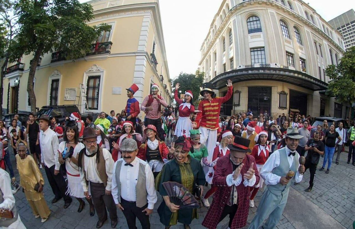 informantes_rv2's tweet image. Este 1° de octubre la luz de la Navidad llegó a Venezuela con gaitas y tambores en plazas del país

venezuela-news.com/este-1-octubre…