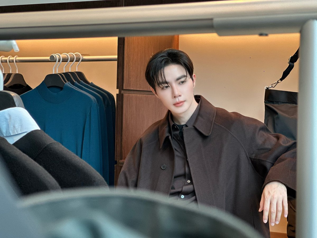 Autum/Winter 2025 now available!
ฝากเล่นเทรนด์เป็นกำลังใจให้คุณพรึกในลุคแสนอบอุ่นด้วยนะครับ🧶🍁
#COSAW25xZeePruk
#COSThailand #COSAW25