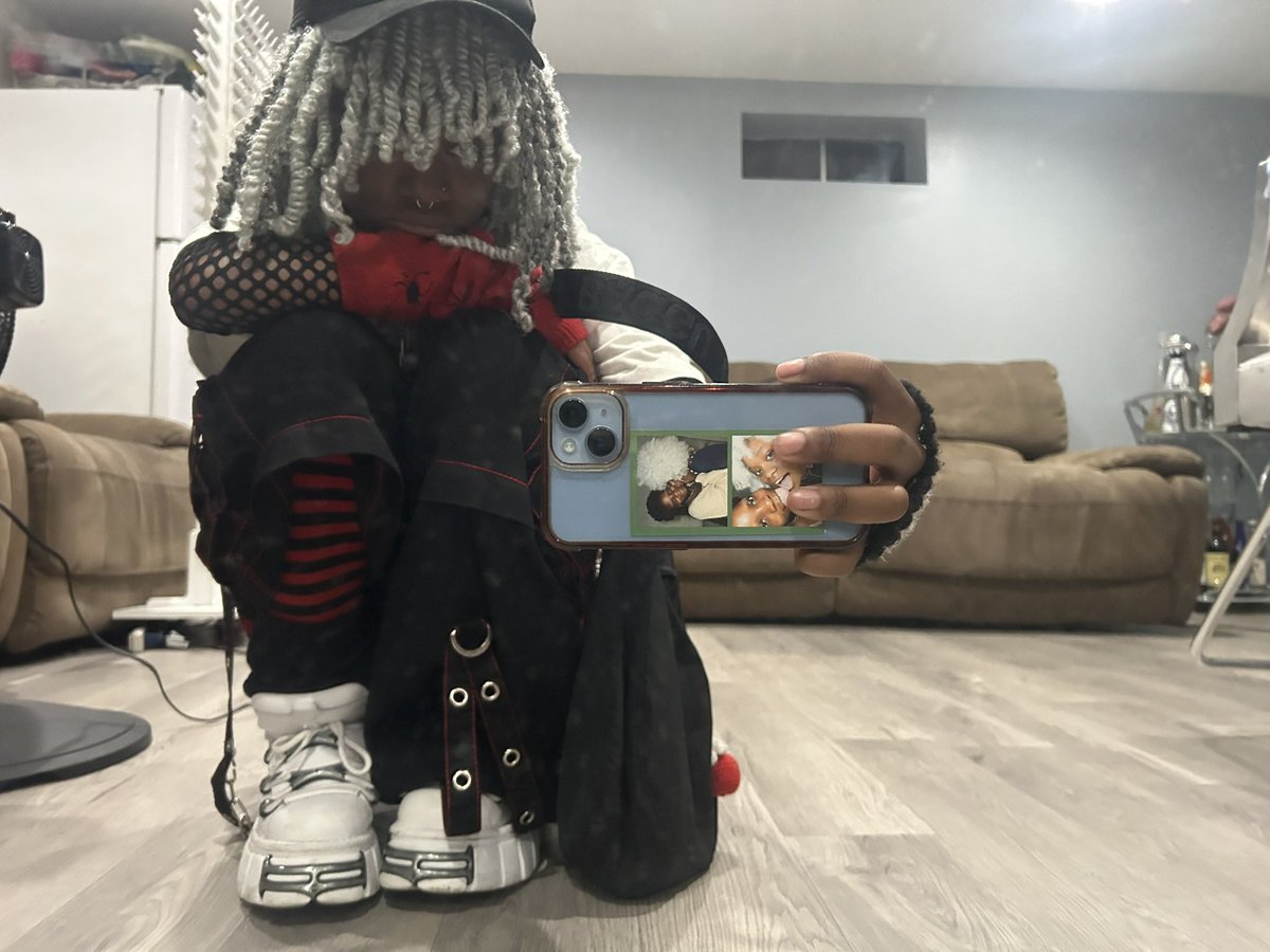 alek  tweet media