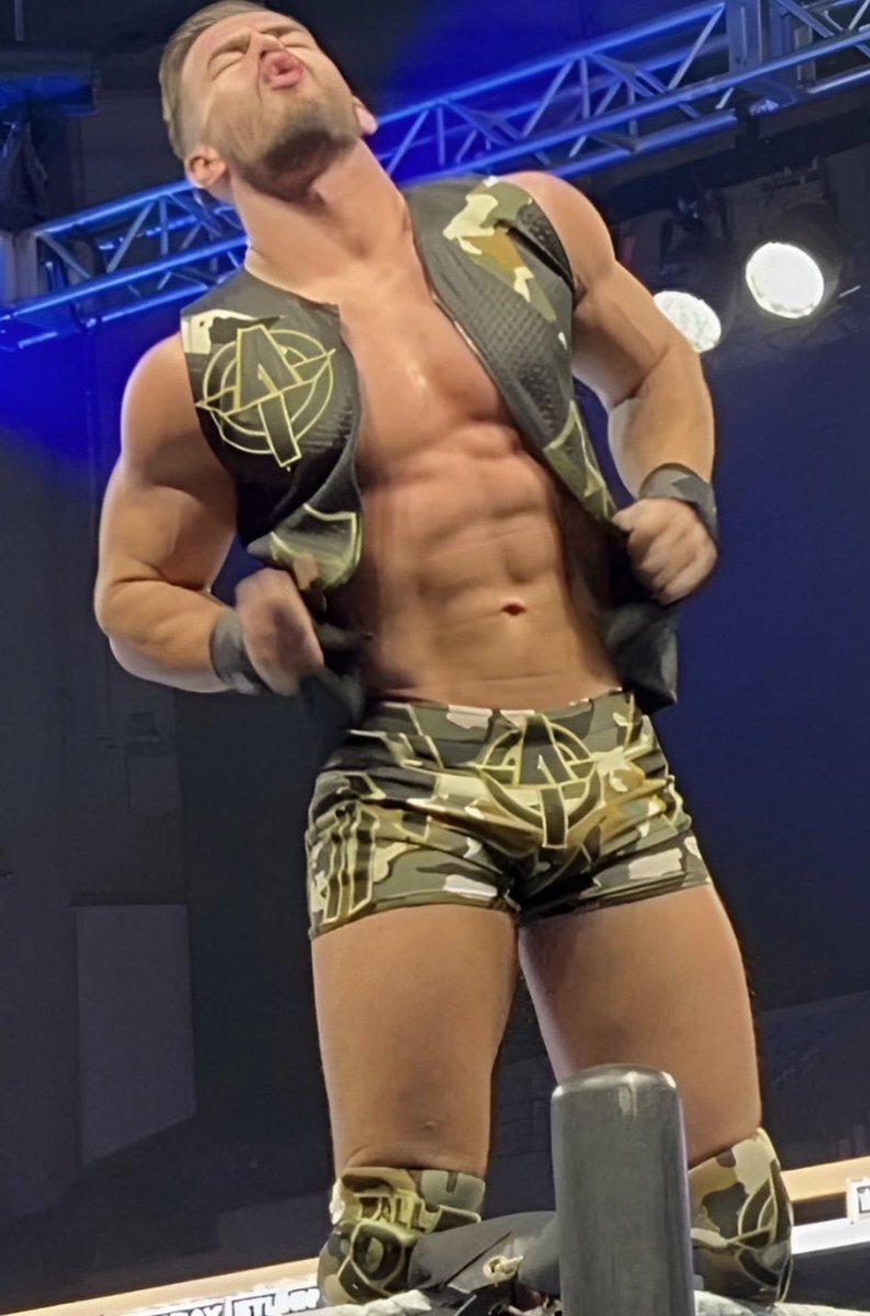 IAM__KJ's tweet image. Austin has the best physique in the business