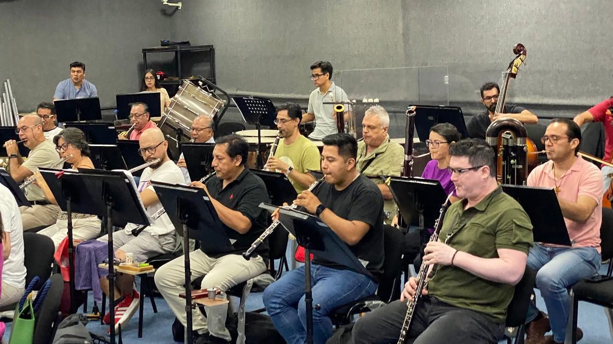 #SociedadAcapulco 
La <a href="/OFAcapulco/">Orquesta Filarmónica de Acapulco</a>, bajo la dirección de Bartholomeus-henri Van De Velde, se prepara para el #ConciertoDeTemporada "Diálogos Personales", el cual podrás disfrutar el próximo jueves 9 de octubre, a las 19 horas en <a href="/MundoImperialMX/">Mundo Imperial</a>