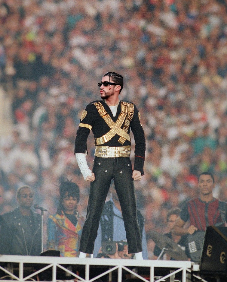 __/\/\/\/\/\_ tweet media