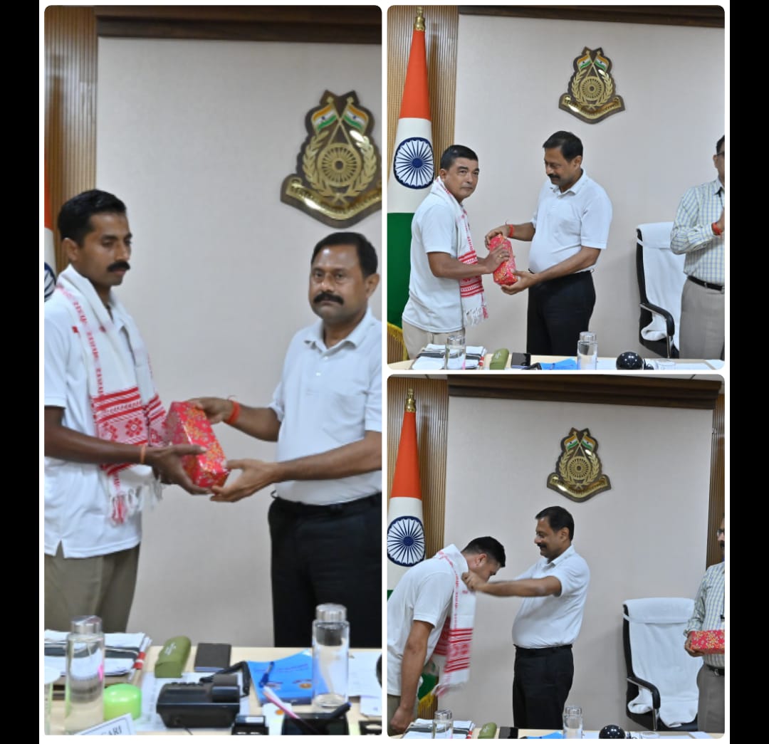 JsrGc's tweet image. सफाई मित्रों को सम्मान(2-अक्टूबर) : स्वच्छता ही सेवा - 2025 
स्वच्छ भारत का सपना, सफाई कर्मियों के पसीने से साकार होता है।  ये योद्धा—बिना थके, समाज को स्वच्छता का उपहार देते हैं। उनका श्रम, राष्ट्र का गौरव है।   
 सफाई को सेवा , कर्तव्य को सम्मान #swach