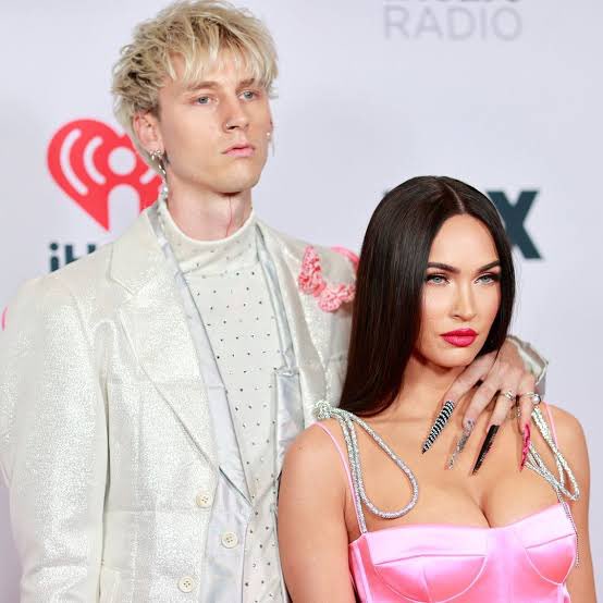 MuddyupdateS's tweet image. If you were giving it to Megan fox and MGK walks in and you get startled to the point it slips out and she looks at you and says put it back…. What you doing? Respecting MGK or putting it back in.