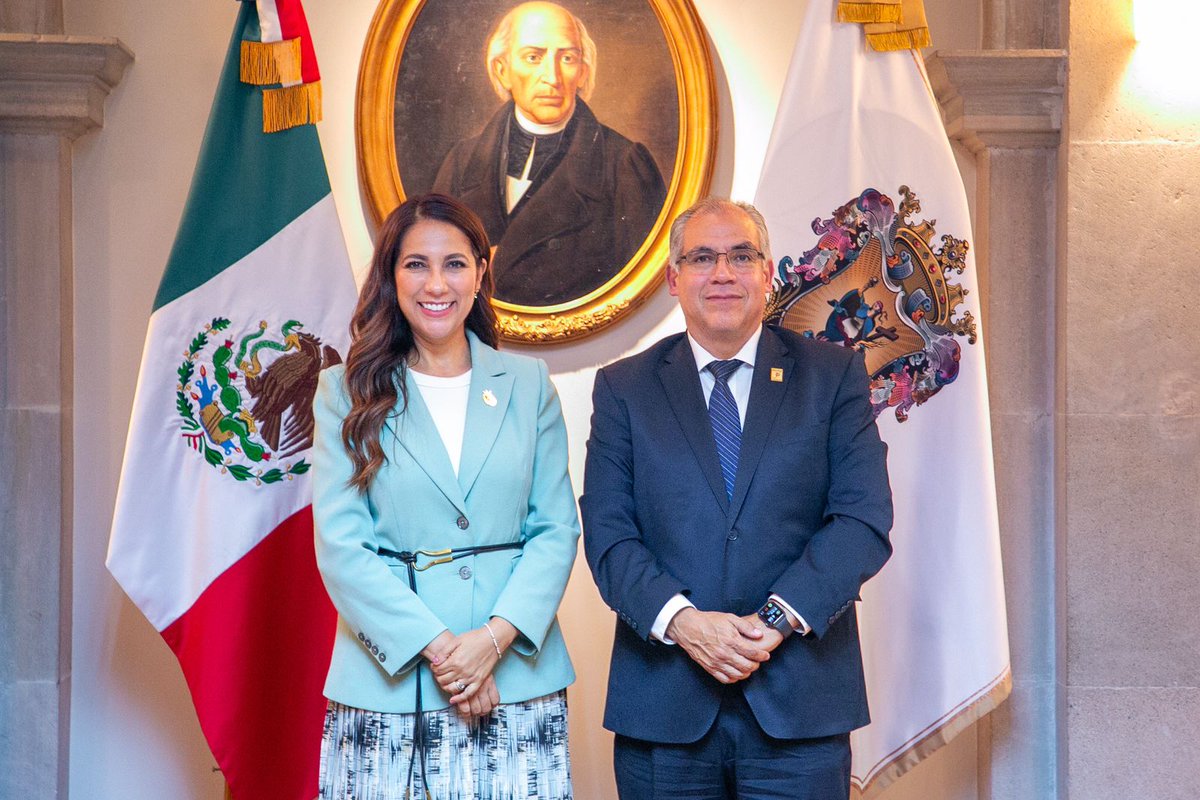 Con diálogo y colaboración entre poderes, construimos un Guanajuato más justo y seguro.

Me reuní con el Magistrado Héctor Tinajero Muñoz, presidente del Supremo Tribunal de Justicia del Estado. Tienen nuestro compromiso de seguir trabajando en coordinación por un sistema de