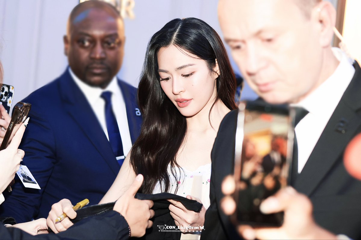 Con_Lingorm's tweet image. 20251002  Paris Story 

LINGORM AT DIOR PFW26
#LingOrmDiorSS26
#LingOrm #Dior
#DiorSS26 #PFW