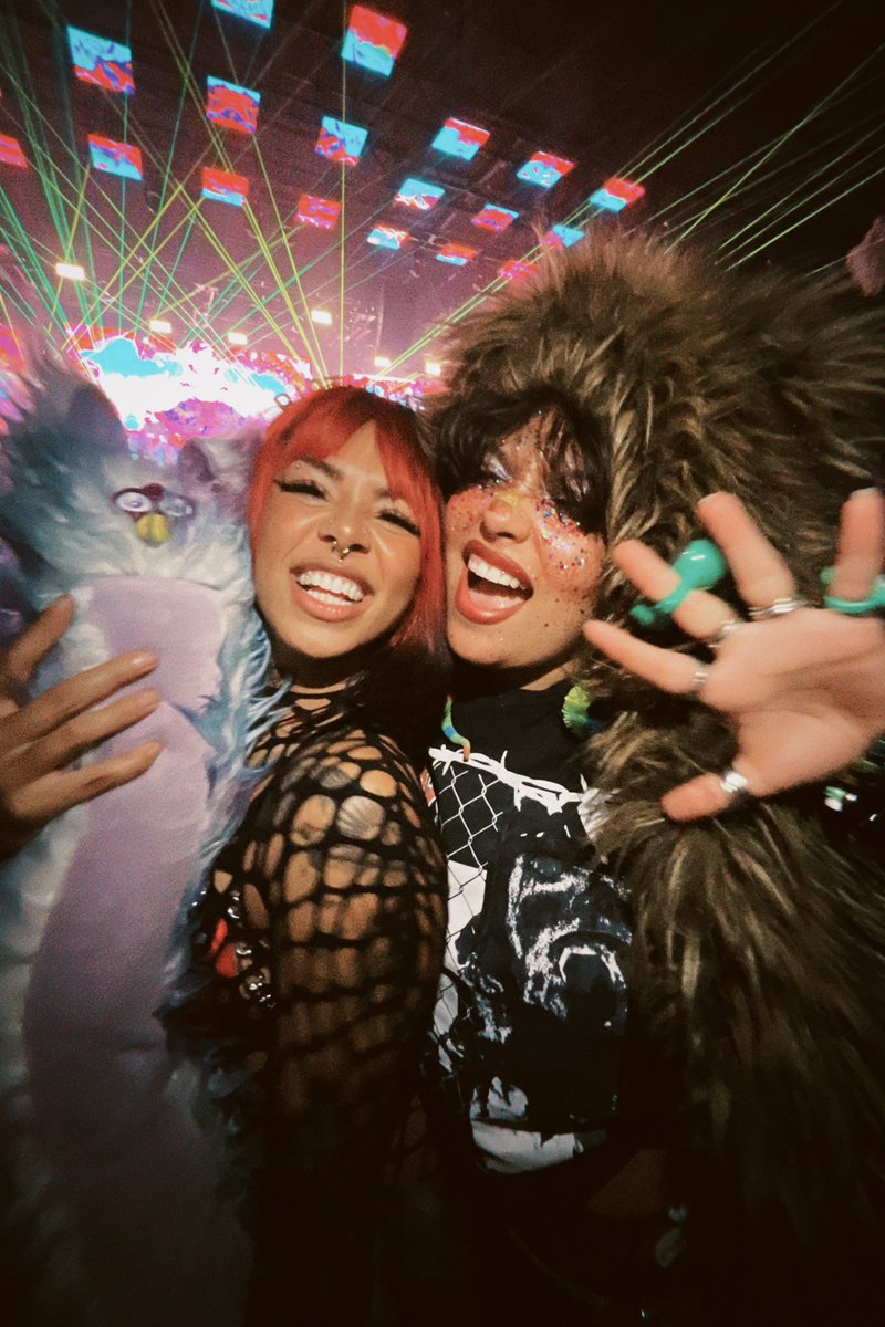 __myaswrld's tweet photo. he$h for my bday <3333333 https://t.co/CGHotkz9bO