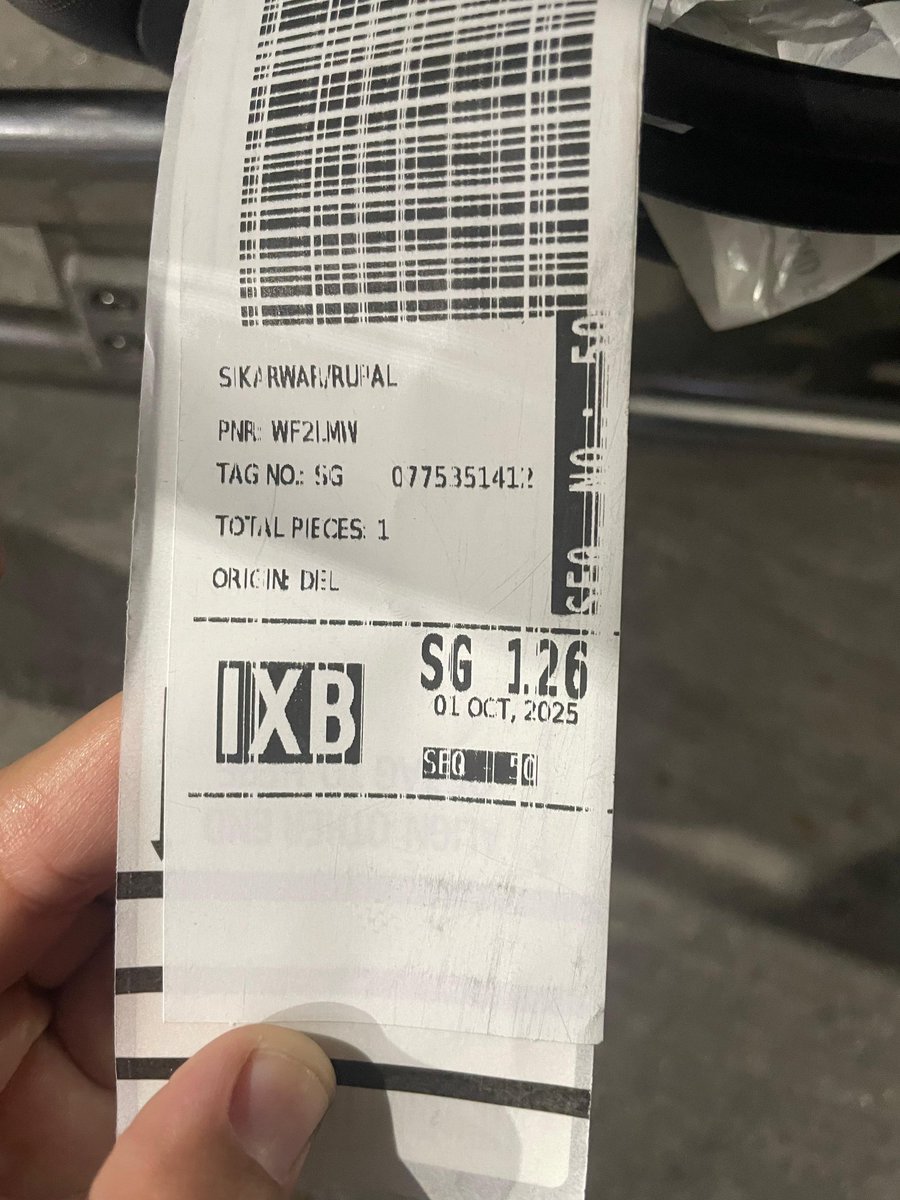 आप सभी हिंदू भाइयों से निवेदन है कि इस पोस्ट को केंद्र मंत्री राम मोहन नायडू साहब तक पहुंचाएं |

<a href="/flyspicejet/">SpiceJet</a>  एयरलाइन द्वारा महिला यात्रियों का सामान गायब कर शोषण किया जा रहा है |

महिला यात्री दिल्ली एयरपोर्ट से बागडोगरा एयरपोर्ट पर उतरी जहां उनके दो बैग के से एक गायब कर दिया