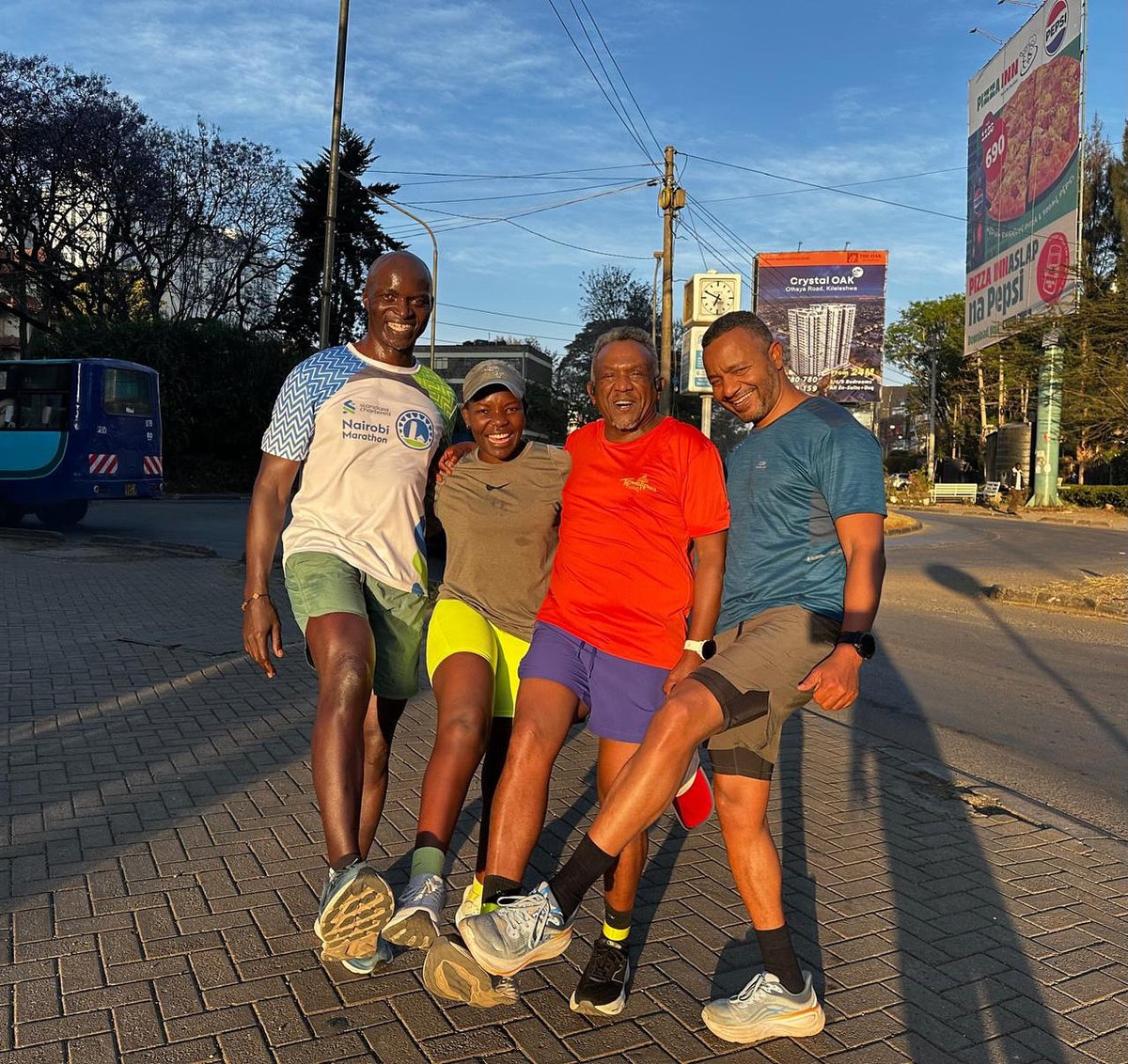 TTipwa's tweet image. Kicking off October with nothing but good vibes, sweat and sunshine! 💛💪 #TipwaTipwa #HappyNewMonth #RunnersCommunity #StrongerTogether #octobergoals