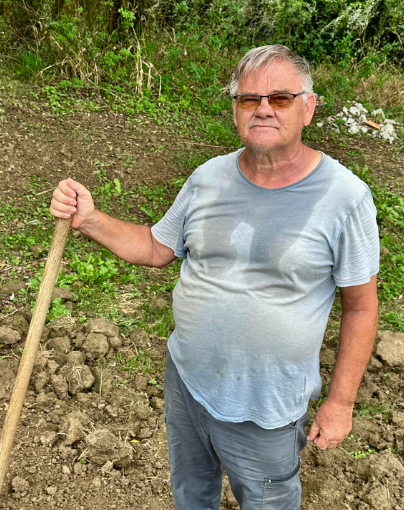 Info_Quokka's tweet photo. ⛏️ Il commence à creuser seul, aujourd’hui ils sont des dizaines à faire renaître le vieux port de Marmande !
👉 https://t.co/lZiGRqhTNx
#Marmande #PatrimoineLocal #ProjetCollectif #PortOublié #RenaissanceUrbaine #SolidaritéCitoyenne https://t.co/tuFt6WVGBI