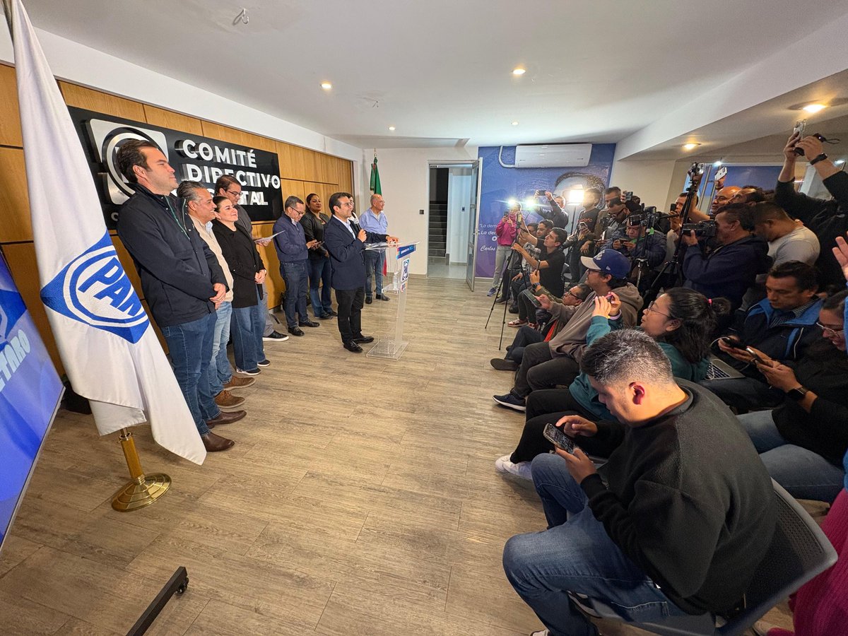 En el @PANQuerétaro decimos sí al diálogo, sí a las instituciones y sí a la legalidad. En nuestro estado, la ley se respeta.

Es evidente la ansiedad de Morena por hacerse del poder a toda costa, pero desde nuestra bancada no vamos a permitir que se viole la Ley. Defenderemos el