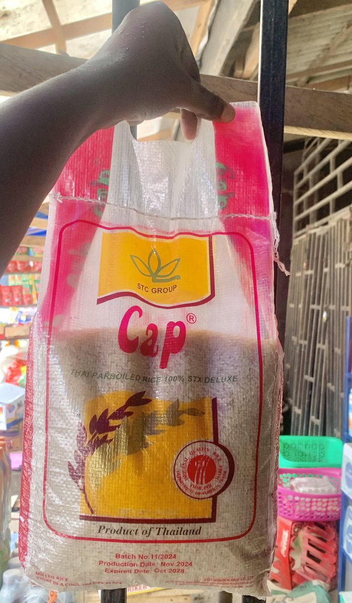 KateTreats's tweet image. Frame 1: 5kg Rice 8,000

Frame 2: 10kg Rice 15,000

Location: Lagos 

Do you know with 80,000 you can share 10 bags of this 5kg Rice to 10 of your mutuals ?😌

With 150,000 you will share  10 bags of the 10kg Rice to 10 of your mutuals 😌
#GroceryStore #pleaseretweet #foodstuff