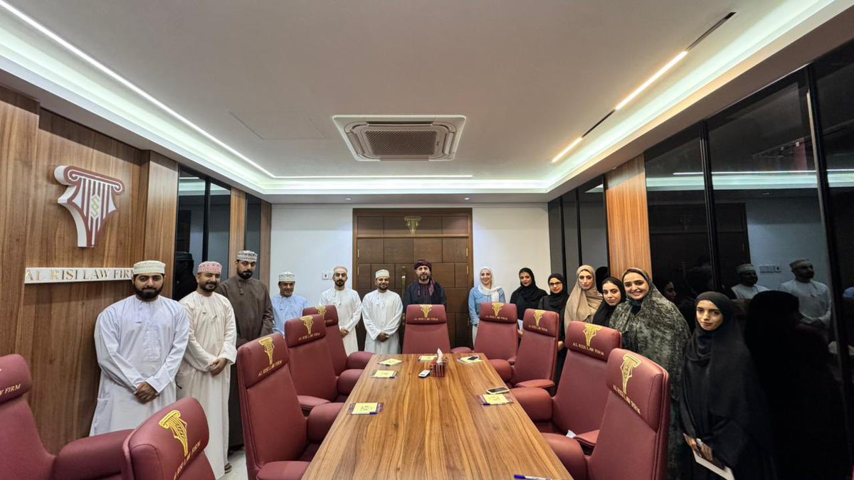 alrisilawfirm's tweet photo. ستة عشر عامًا من الشغف بالقانون والعمل الدؤوب 

اليوم عقدنا اجتماعنا السنوي، ومع بداية السنة القضائية الجديدة وبحلتنا الجديدة ، جددنا العهد بأن نكون دائمًا سندًا لعملائنا وشركاء نجاحنا.

فالعدالة فن وإتقان، وبين السطور يكمن الفرق.

#الريسي_للمحاماة #الاجتماع_السنوي https://t.co/5RqBcqF0y5