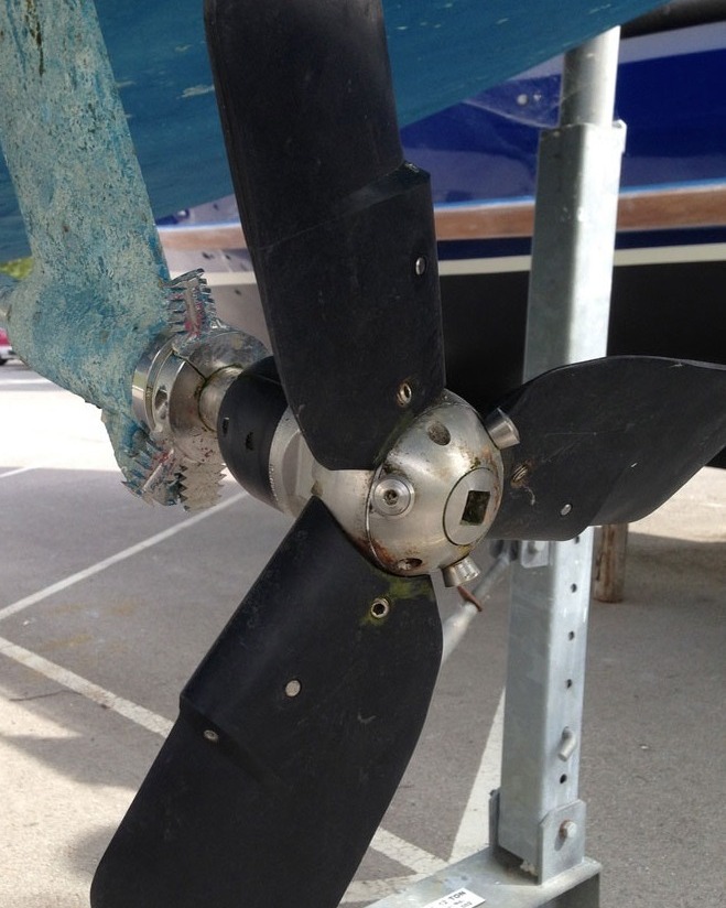 TheBoatingBlog's tweet image. ⚠️ Keep your boat's propeller in top shape!
Regularly clean, grease, and inspect for damage like dents, cracks, or pitting and don't forget to check the anodes and clear fishing line.
Here are all the essentials:
👉 bit.ly/SS_PropCare
#PropellerCare #Boating #sailing