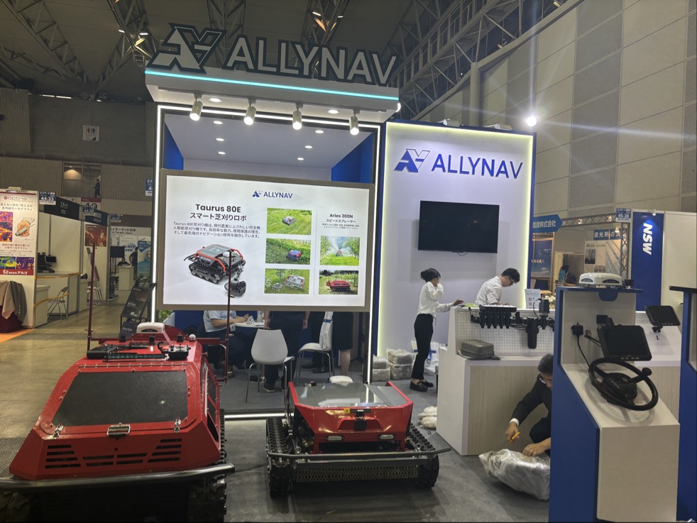 AIRSTAGE2's tweet photo. 🌱農業WEEK2日目🌱
ALLYNAV出店中✨
広大な圃場もおまかせ💪
完全無人草刈機【Taurus80E】
高精度ナビ×木を傷つけないアームで
斜面もラクラク除草☺️
本日、実機展示中❗️
➡https://t.co/UPS6RYND9z
#農業WEEK #Taurus80E https://t.co/326E0MrysJ
