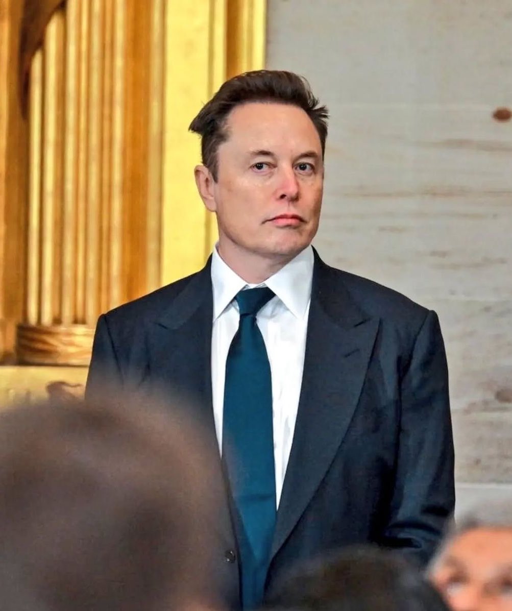 SarmadRafique2's tweet image. Top 10 Richest People In The World

Elon Musk - $500 B
Larry Ellison- $350 B
Mark Zuckerberg- $245 B
Jeff Bezos- $233 B
Larry Page- $203 B
Sergey Brin- $189 B
Jensen Huang- $162 B
Bernard Arnault - $160 B
Steve Ballmer- $156 B
Warren Buffett - $148 B