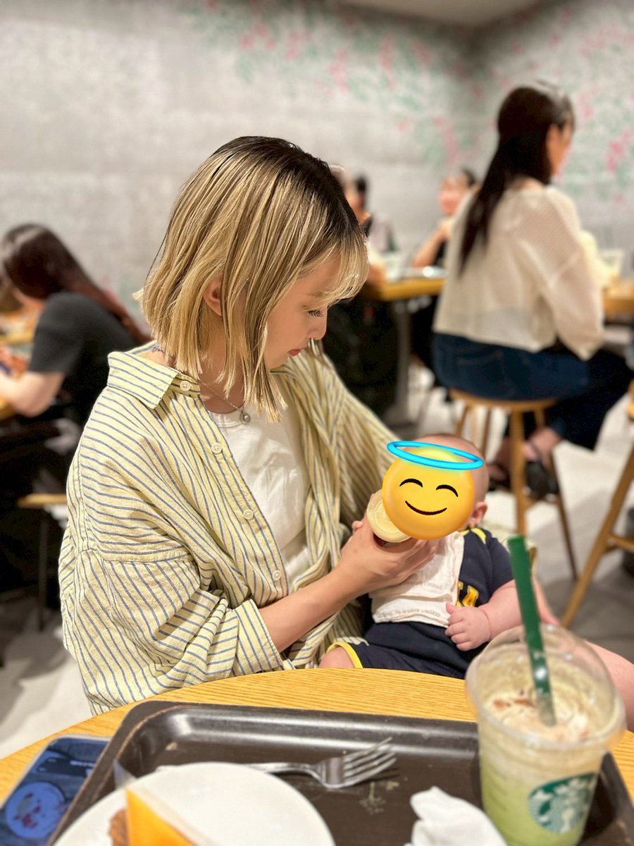 TEYANDAY_mm's tweet photo. 最近のみのわさんは、片チューの初期メンバーがうちの息子と1週間違いで出産したのをきっかけに、約10年ぶりに再会して頻繁にご飯に行ってます🫶🏻❤️
あの頃はお互い高校生だったのに、まさかこうしてママ友として再会するとは思わなかったよね〜💭
人生何があるかわからん🐒 https://t.co/CftCbJSEhh