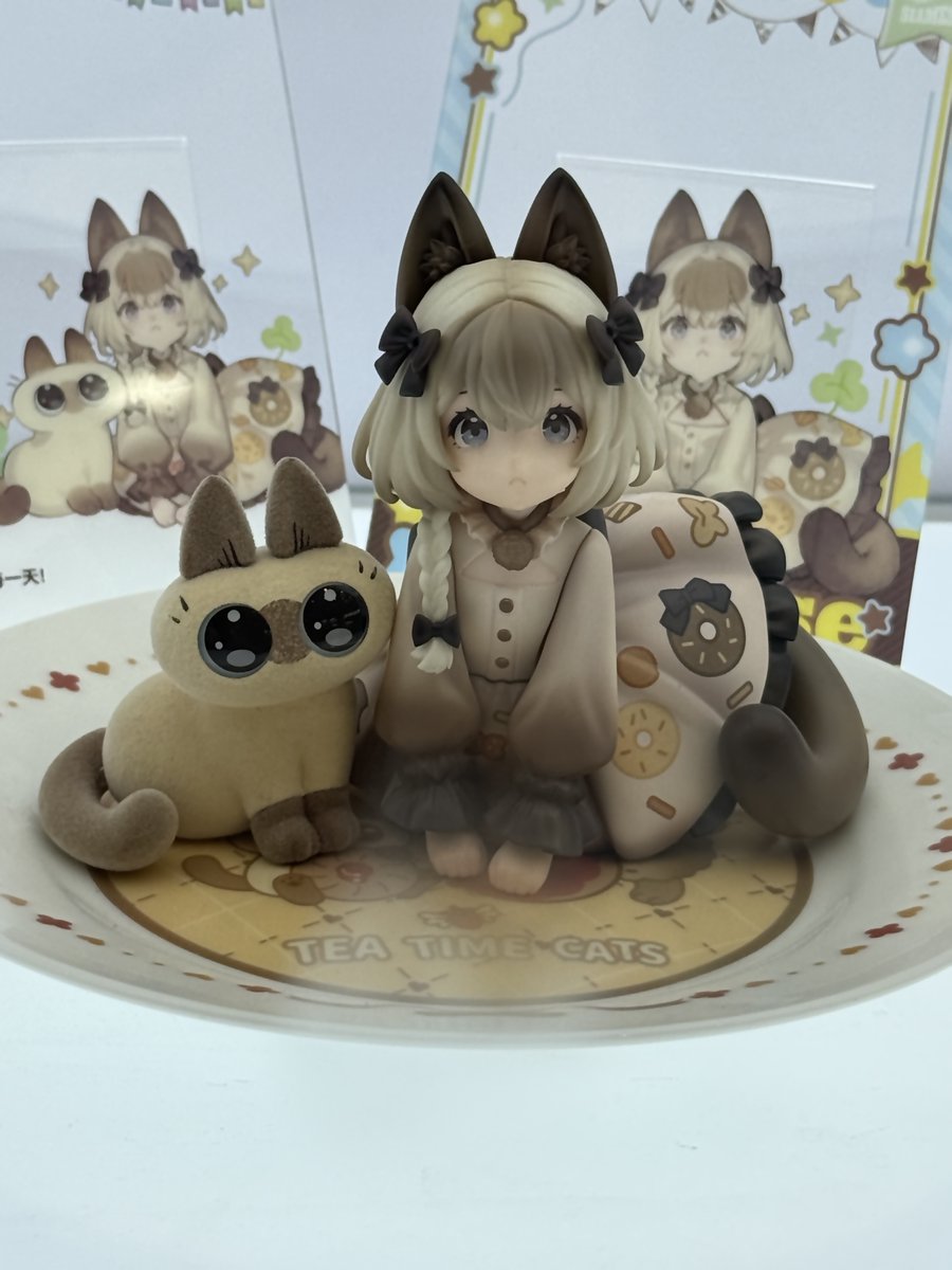 AmiAmi_English's tweet photo. DLC Series Tea Time Cats x Siamese Cat Azuki-san Friendship Collaboration items by RIBOSE!!
#TeaTimeCats #SiameseCat #WF2025Shanghai #AmiAmiLive https://t.co/wYTlxGaB02