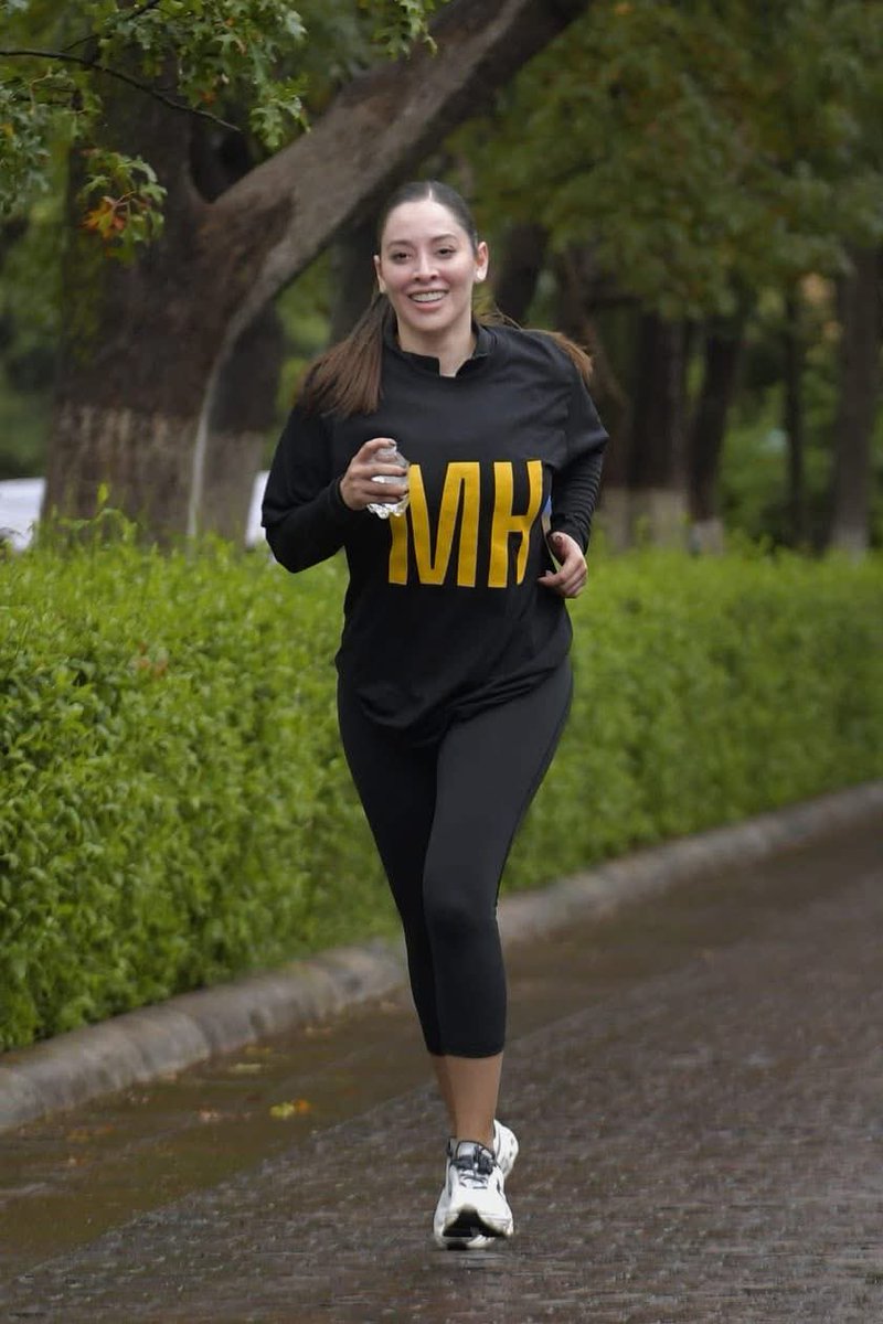 fuensantaGuerr4's tweet photo. Corrimos por la SALUD MENTAL 🧠❤️

Por las voces que callan, por las que luchan,
y por quienes necesitan saber que no están solos. 🫶🏻

Gracias por la invitación Bernardo Ortiz. 🙌🏻 https://t.co/0ogsaaSSxv