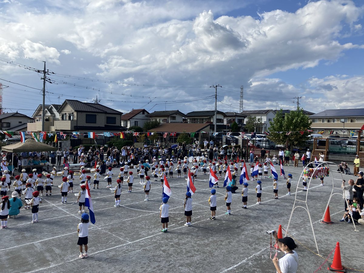 ishiyou's tweet photo. 年長学年のパフォーマンスは、『鼓笛行進』演目は、「キラキラぼし」「ドレミのうた」です。　#運動会 #こども園 #鼓笛 #年長学年 https://t.co/6ulISBExlT