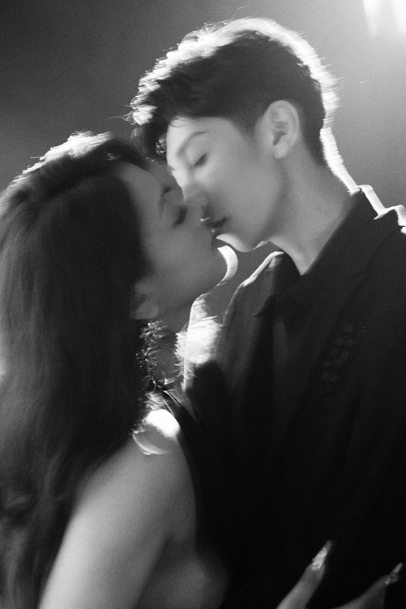 "𝓘𝓯 𝓽𝓱𝓮 𝔀𝓸𝓻𝓵𝓭 𝔀𝓪𝓼 𝓮𝓷𝓭𝓲𝓷𝓰   𝓘 '𝓭 𝔀𝓪𝓷𝓷𝓪 𝓫𝓮 𝓷𝓮𝔁𝓽 𝓽𝓸 𝔂𝓸𝓾."✨