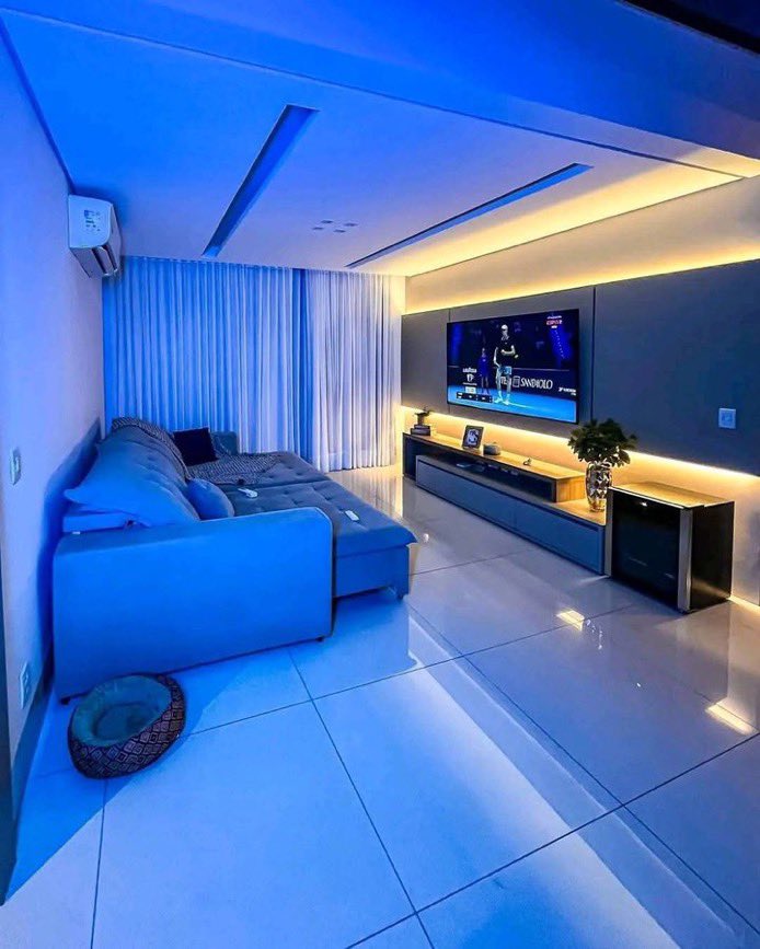 If e reach your own turn carry you babe go lodge for eko hotel 😊