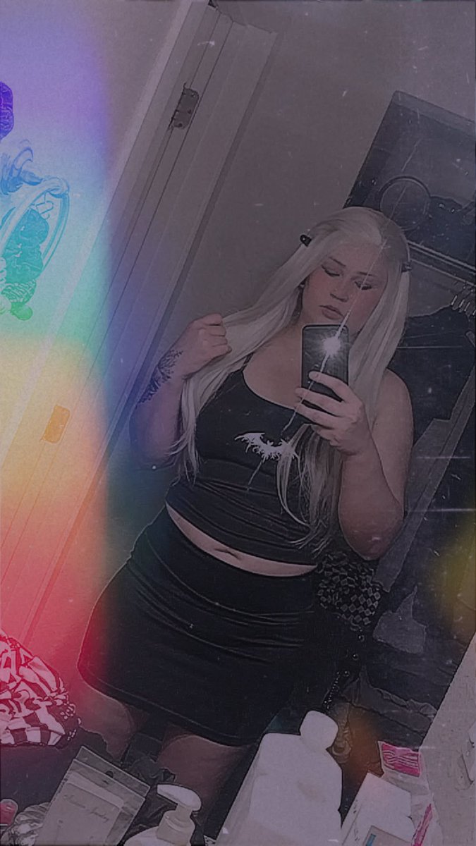 MsMaline's tweet photo. You can only attach 4 photos at a time now, what a lame update. Ew 0 stars 👎🏼
#lame #putitbackin #RN .
#findomme #Subservience #BuyArtOnline #drainedwallets #thatswhatwedo https://t.co/q92nAHSrS4