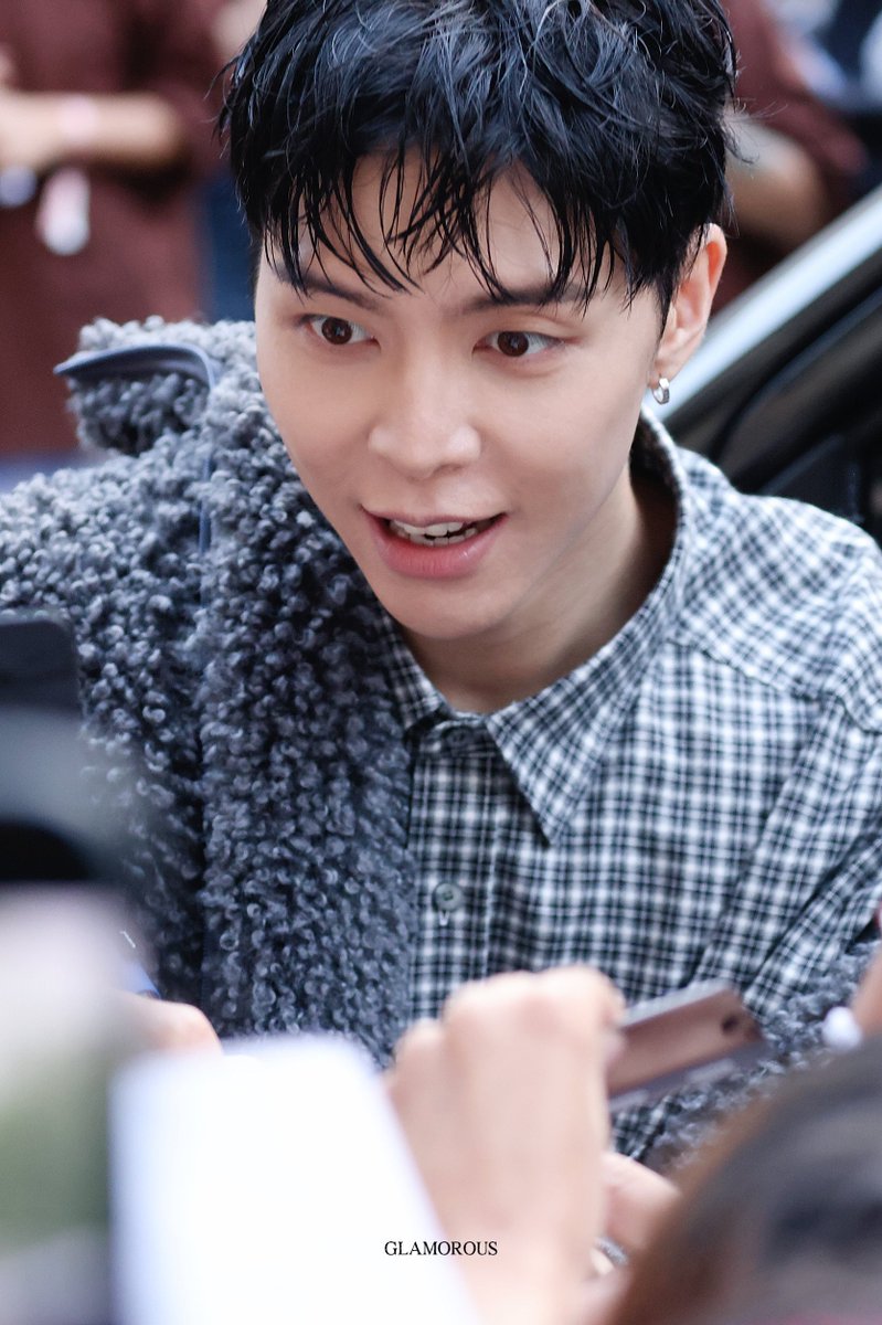 GLAMOROUS tweet media