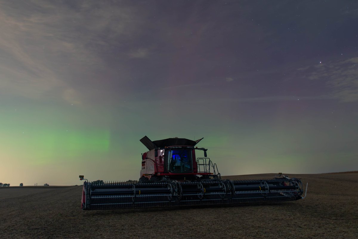 A bit hazy in the Twin Cities, but it's another night of aurora. 10:40pm. 10.2.25 #aurora