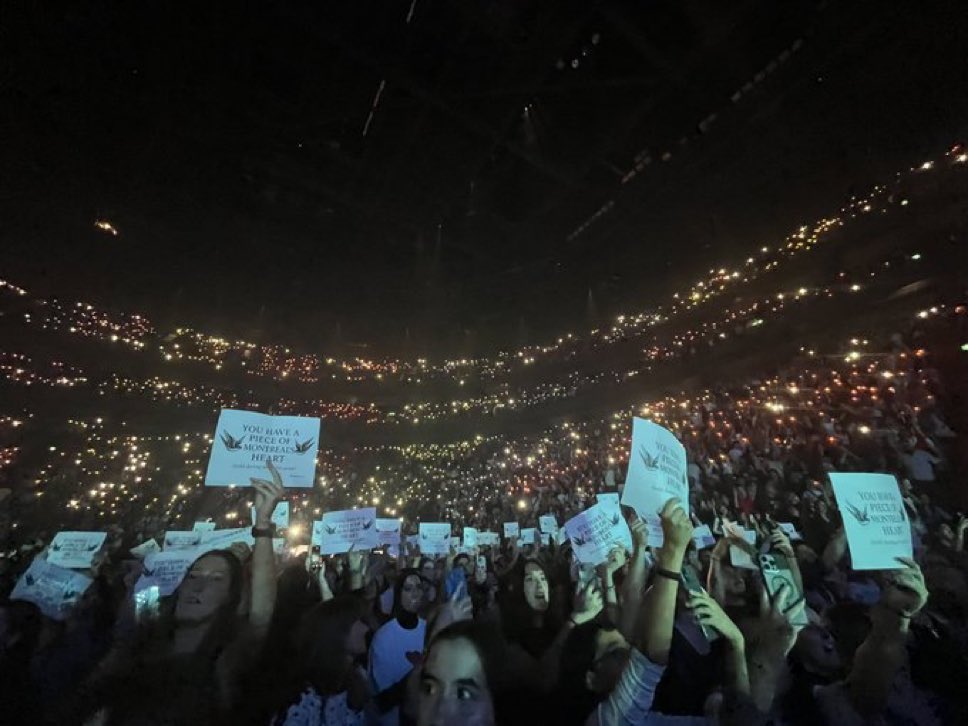 wonderlandttour's tweet image. “ You have a piece of Montreal’s heart” Tonight’s fan project ❤️ #OnTheRoadAgain ❤️