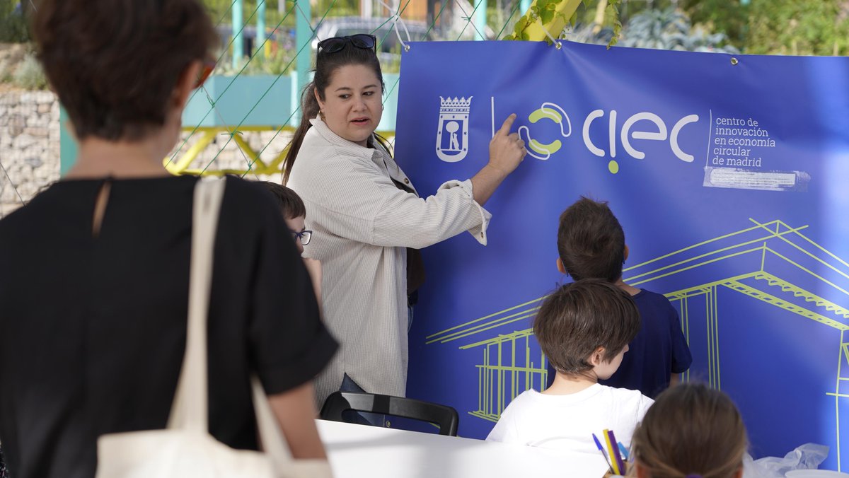 🍃¡El #CIECMadrid se llenó de vida el pasado fin de semana con nuestra Jornada de Puertas Abiertas!

Fue un placer compartir nuestras propuestas en #Sostenibilidad e #Innovación con todos vosotros.

📷Hemos preparado una galería con los mejores momentos:
🔗flickr.com/photos/1996344…