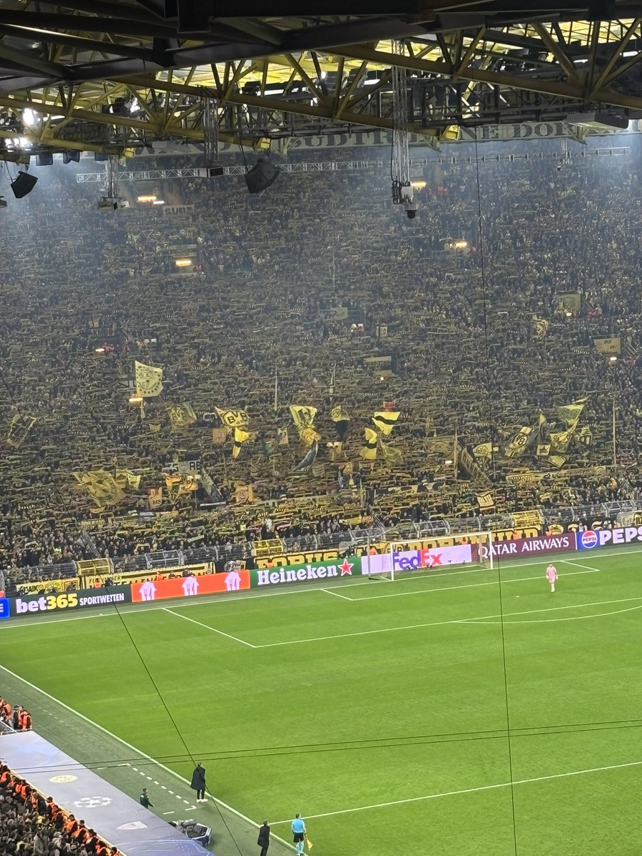 LubBarends's tweet photo. Mooie pot, top sfeer #groundhopping #dortmund #atheleticbilbao https://t.co/zjU05hpWJe