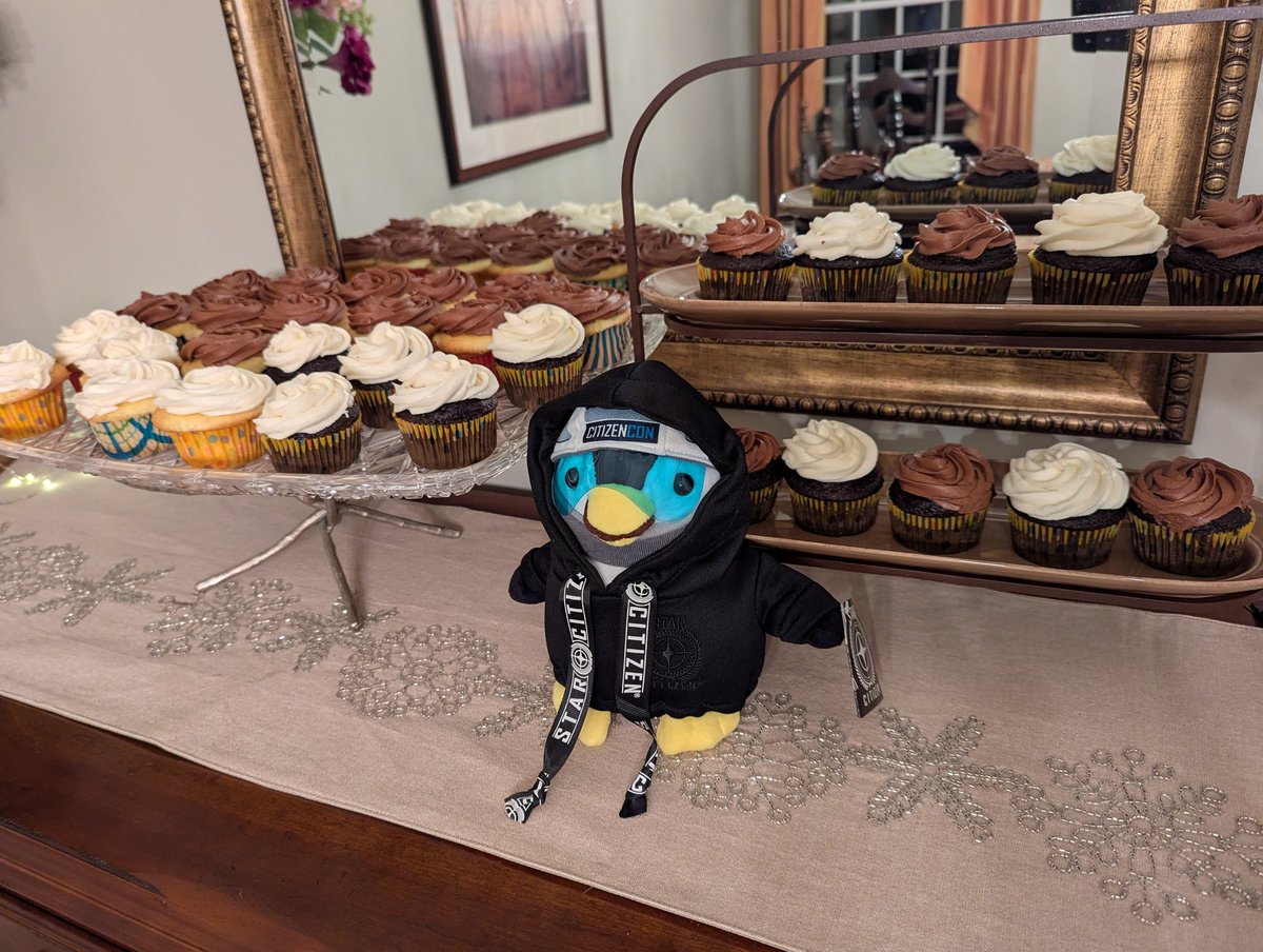pico_sc's tweet image. Who wants a cupcake?