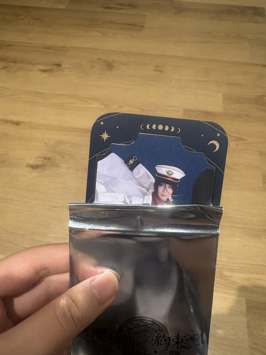 Js9f3E's tweet image. まほステ 交換 
ランダムマジックカード

求:ネロ&amp;gt;ヒース、ブラッドリー、。晶（同種のみ各一）

譲:オズ、アーサー、オーエン、シャイロック、ムル、クロエ

オーエンはネロと交換または複数交換の方優先

10/2大阪公演現地にて交換可能
郵送交換可能