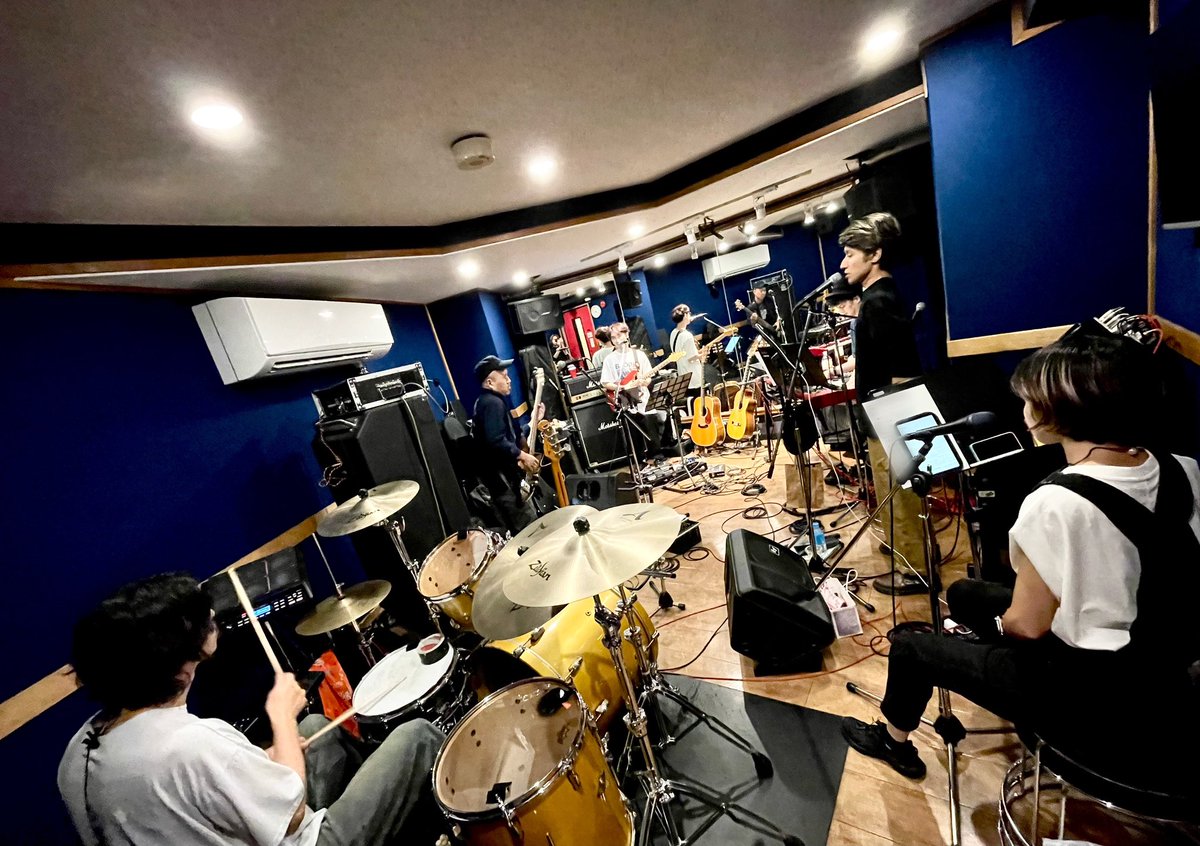 UNCHAIN Official (@unchainofficial) on Twitter photo ✨ついに明日です!✨
#UNCHAIN -Red Magic- Vol.4
at丸の内COTTON CLUB
10/3(金)
1st open17:00/start18:00
2nd open19:45/start20:30
コットンクラブの最高な空間で聞くことの出来る貴重なセットリスト&最高のグルーヴをお楽しみに!🎸
詳細はこちらから⏬
cottonclubjapan.co.jp/jp/sp/artists/… ✨ついに明日です!✨
#UNCHAIN -Red Magic- Vol.4
at丸の内COTTON CLUB
10/3(金)
1st open17:00/start18:00
2nd open19:45/start20:30
コットンクラブの最高な空間で聞くことの出来る貴重なセットリスト&最高のグルーヴをお楽しみに!🎸
詳細はこちらから⏬
cottonclubjapan.co.jp/jp/sp/artists/…